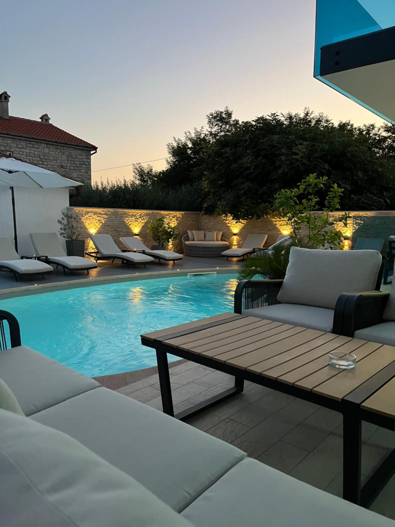 Luxury Apartments Vilamaloca วีร์ ภายนอก รูปภาพ