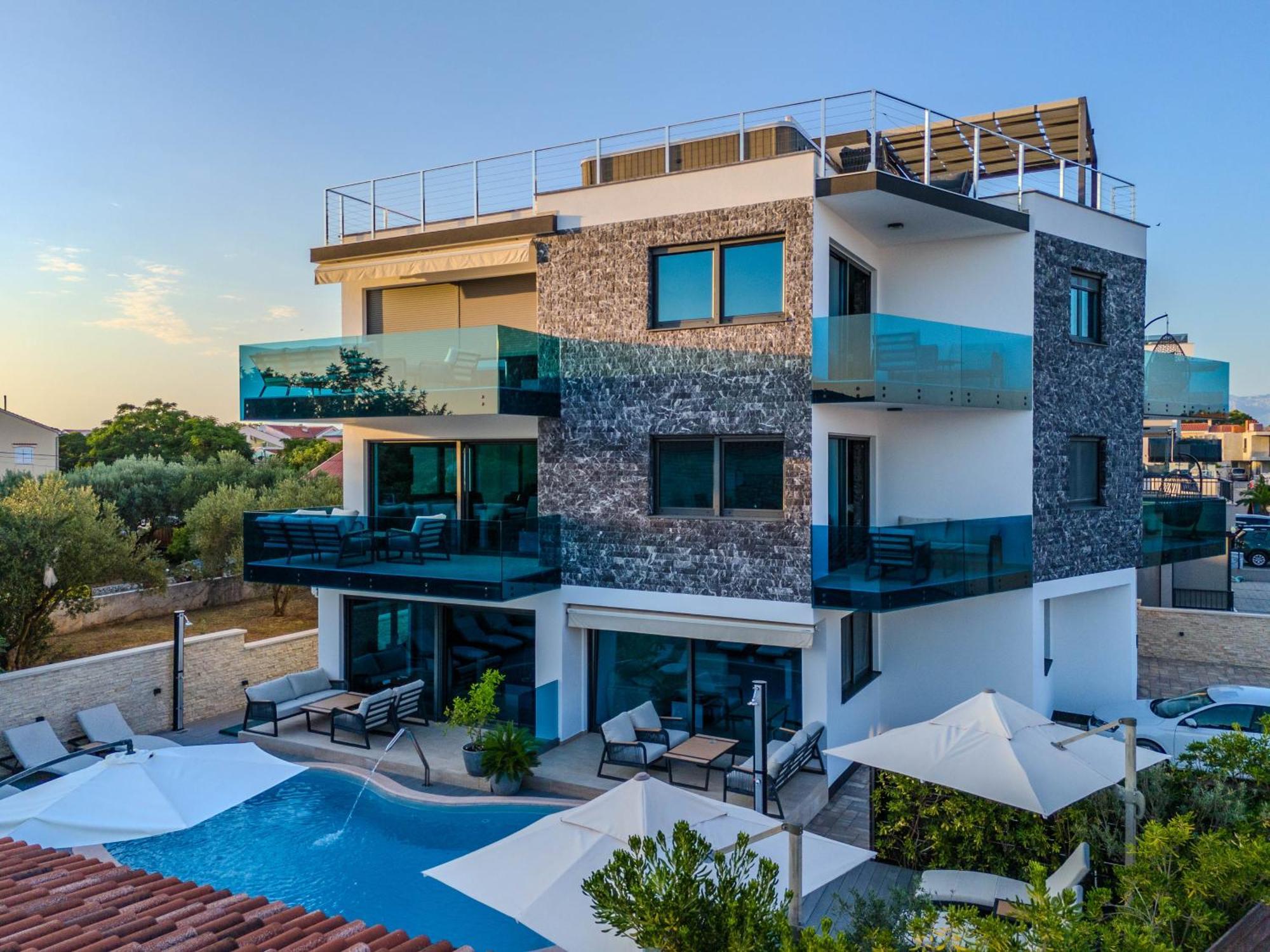 Luxury Apartments Vilamaloca วีร์ ภายนอก รูปภาพ