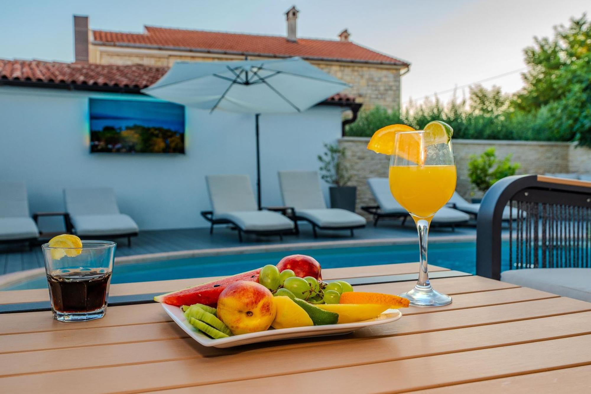 Luxury Apartments Vilamaloca วีร์ ภายนอก รูปภาพ