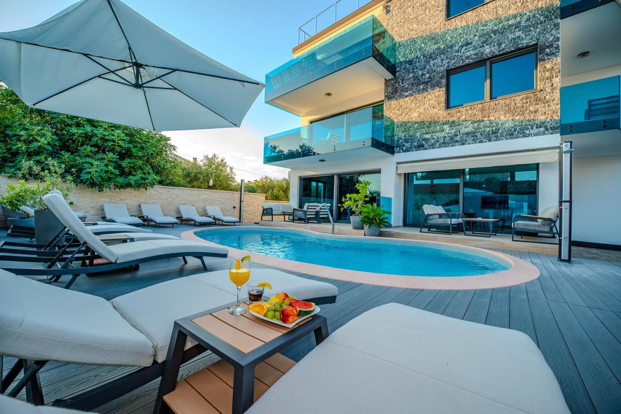Luxury Apartments Vilamaloca วีร์ ภายนอก รูปภาพ