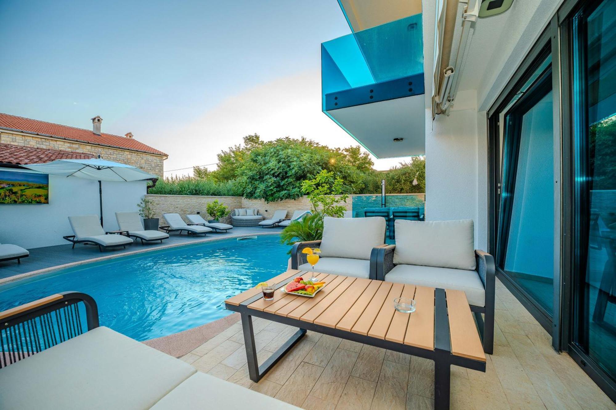 Luxury Apartments Vilamaloca วีร์ ภายนอก รูปภาพ