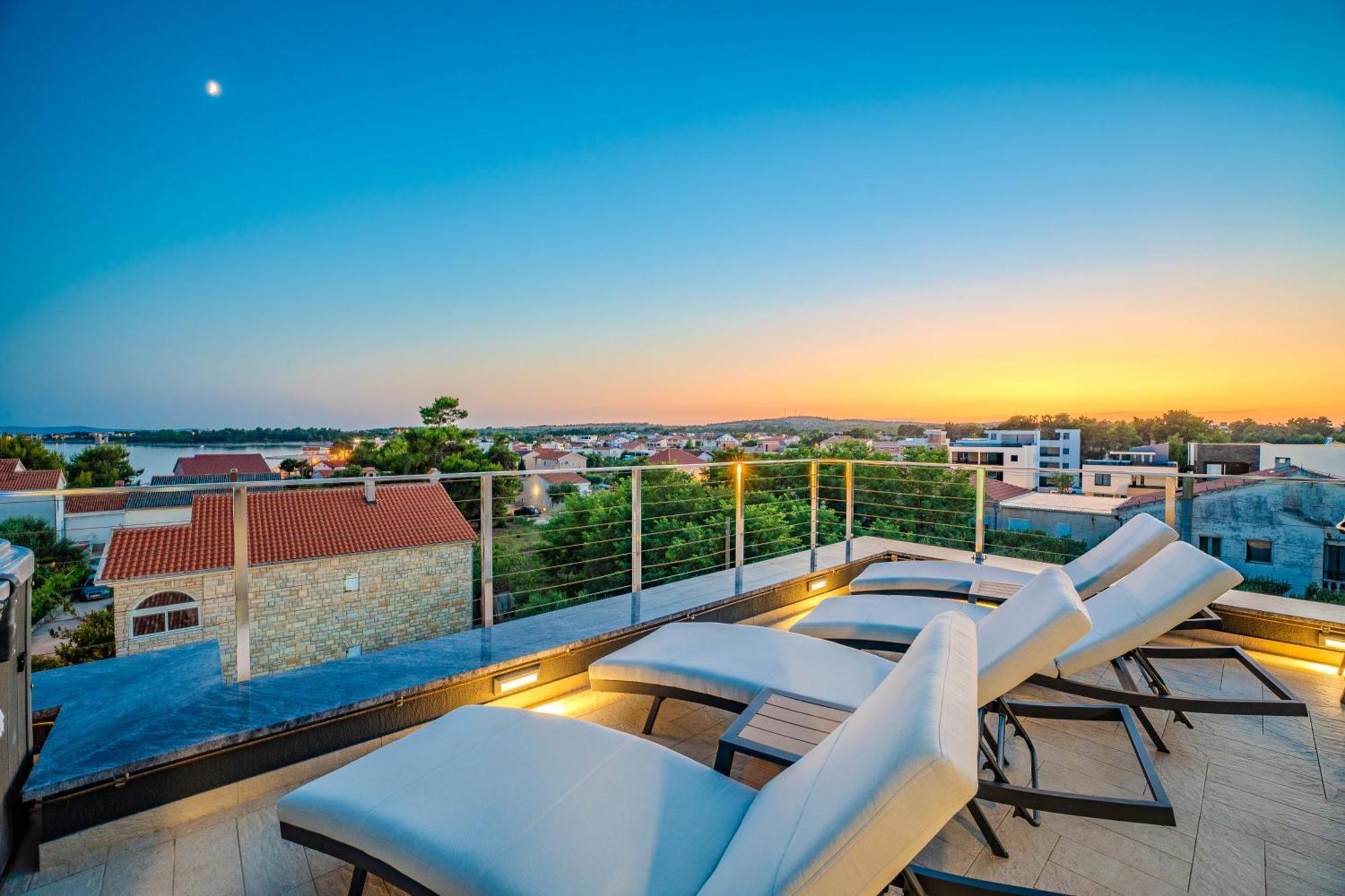 Luxury Apartments Vilamaloca วีร์ ภายนอก รูปภาพ