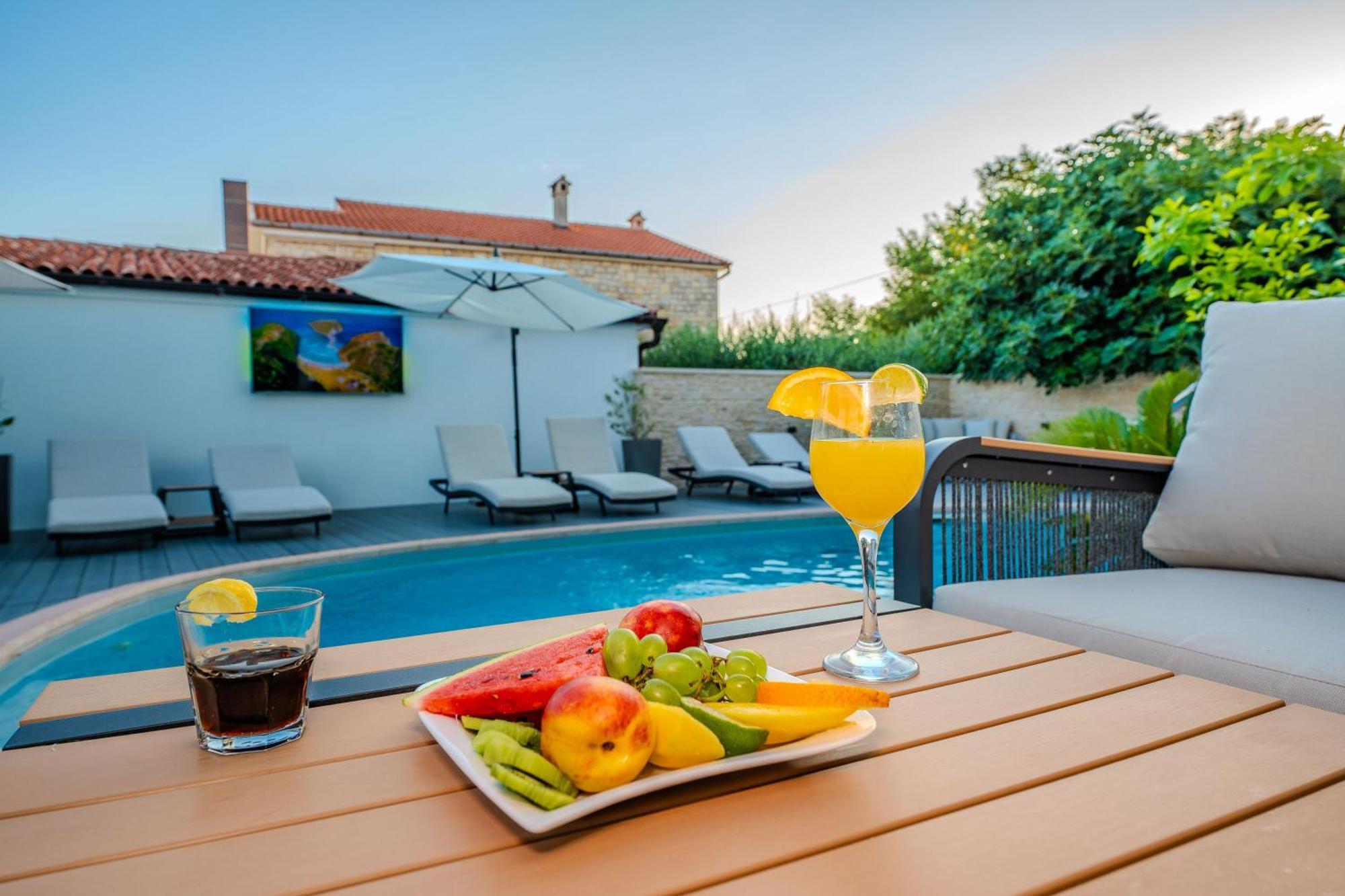 Luxury Apartments Vilamaloca วีร์ ภายนอก รูปภาพ