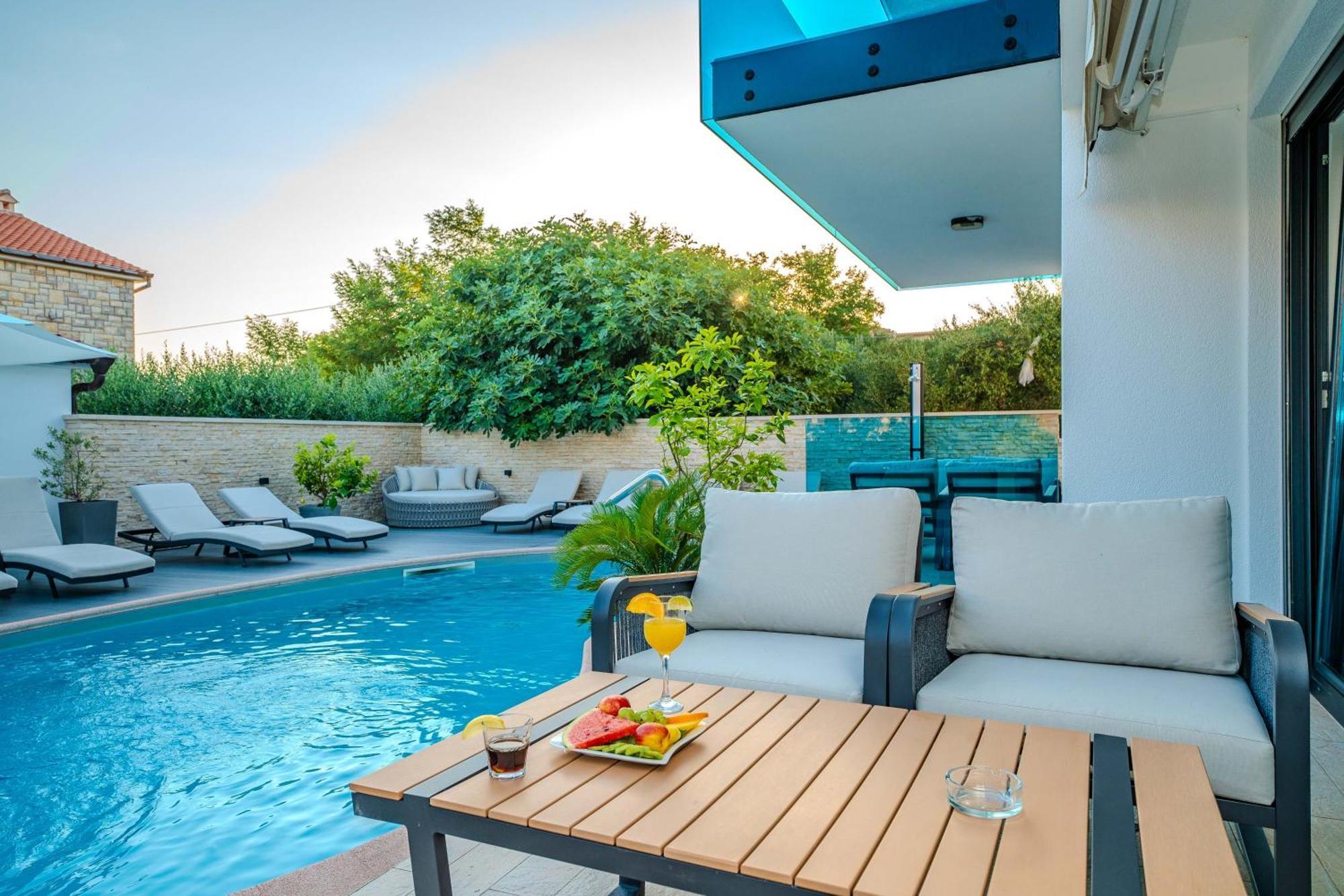 Luxury Apartments Vilamaloca วีร์ ภายนอก รูปภาพ