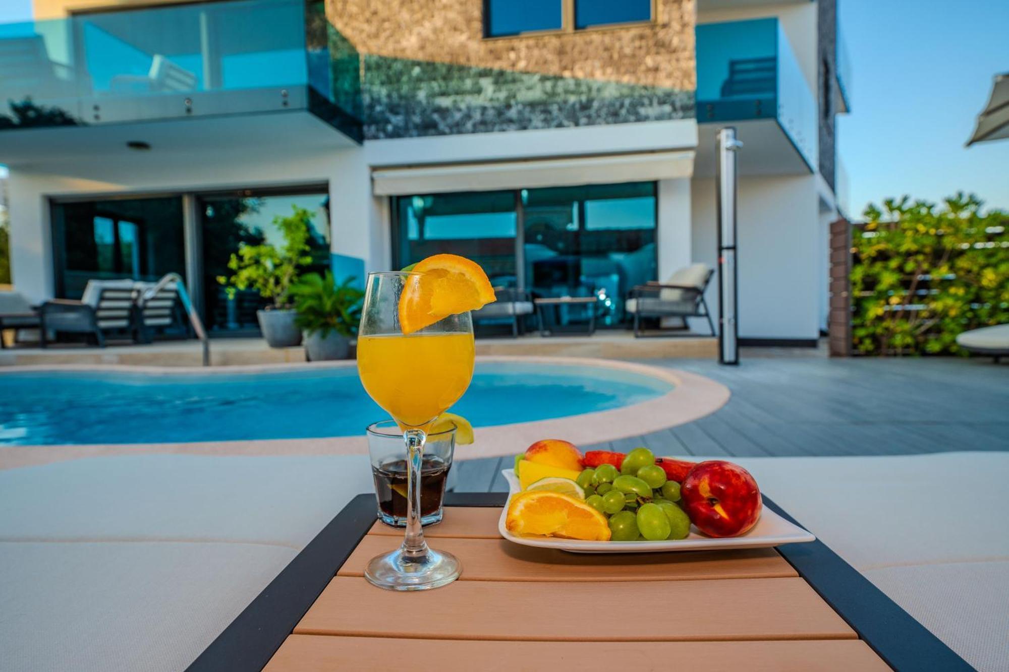 Luxury Apartments Vilamaloca วีร์ ภายนอก รูปภาพ