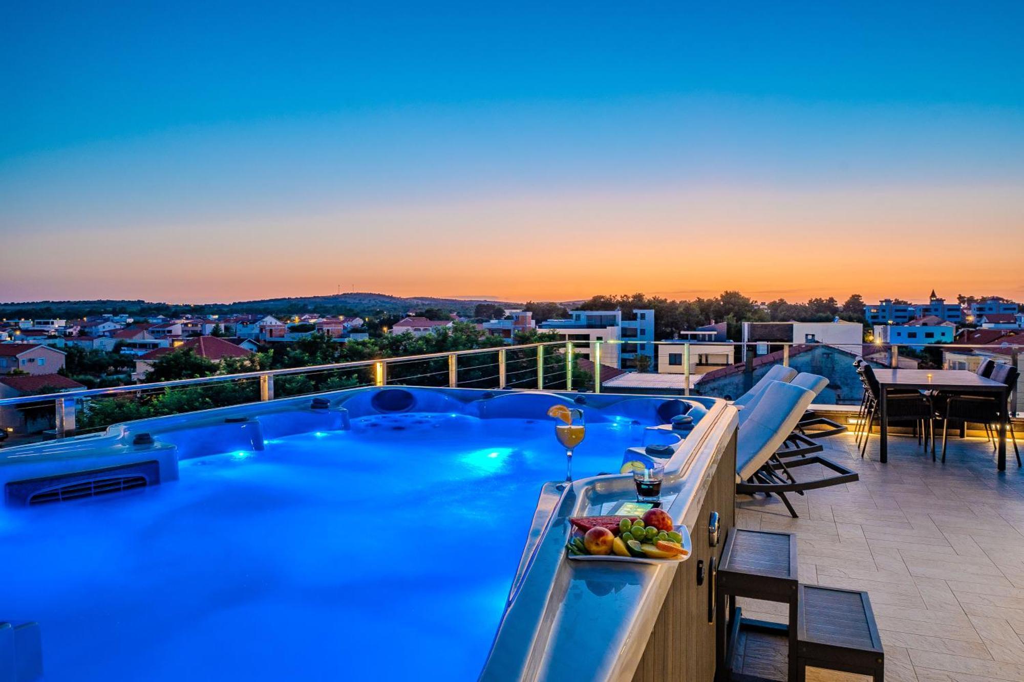 Luxury Apartments Vilamaloca วีร์ ภายนอก รูปภาพ