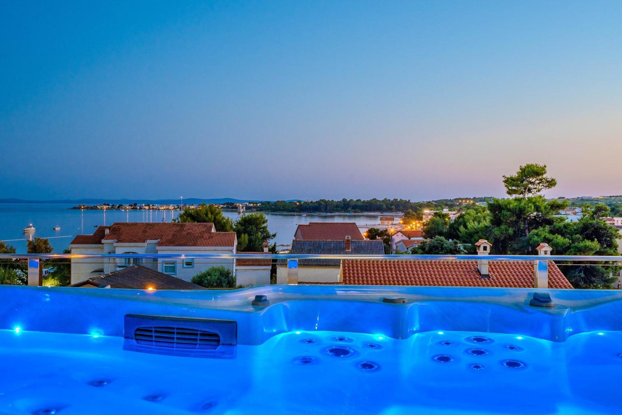 Luxury Apartments Vilamaloca วีร์ ภายนอก รูปภาพ