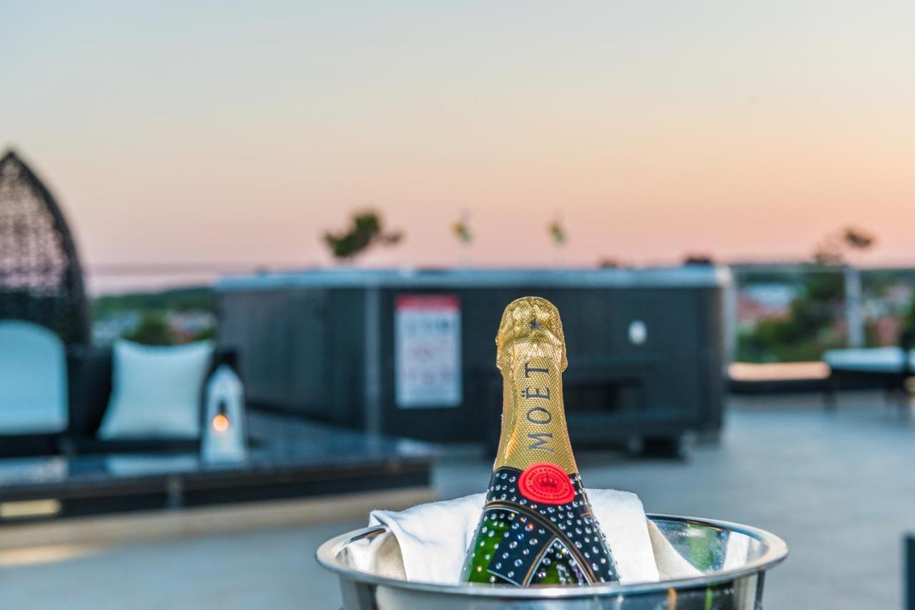 Luxury Apartments Vilamaloca วีร์ ภายนอก รูปภาพ